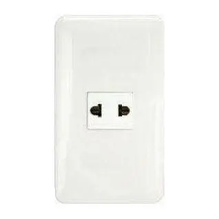 Omni Classic Flush Universal Outlet in Plate 16A
